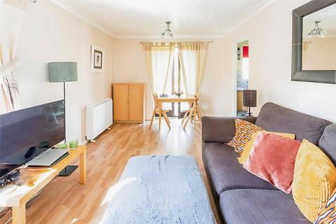 1 bedroom flat to rent, Winston Close, Kent DA9