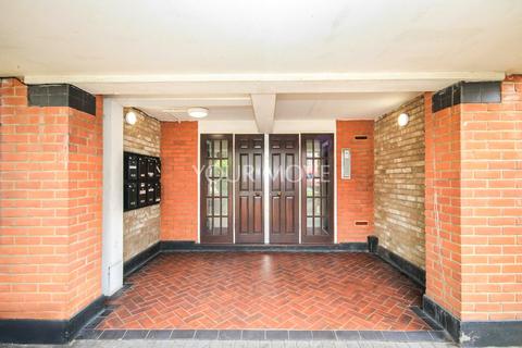 1 bedroom flat for sale, Mawney Road, Romford RM7