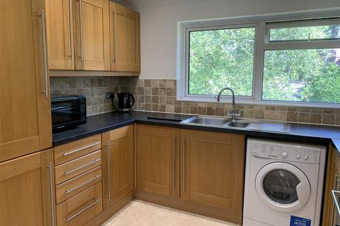 2 bedroom flat to rent, Bramley Road, Ferndown