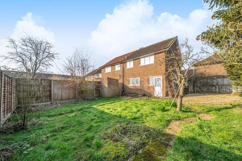 7 Roberts Close, Romford, RM3 7BT