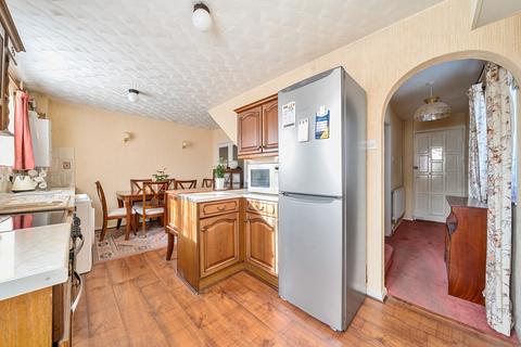 7 Roberts Close, Romford, RM3 7BT