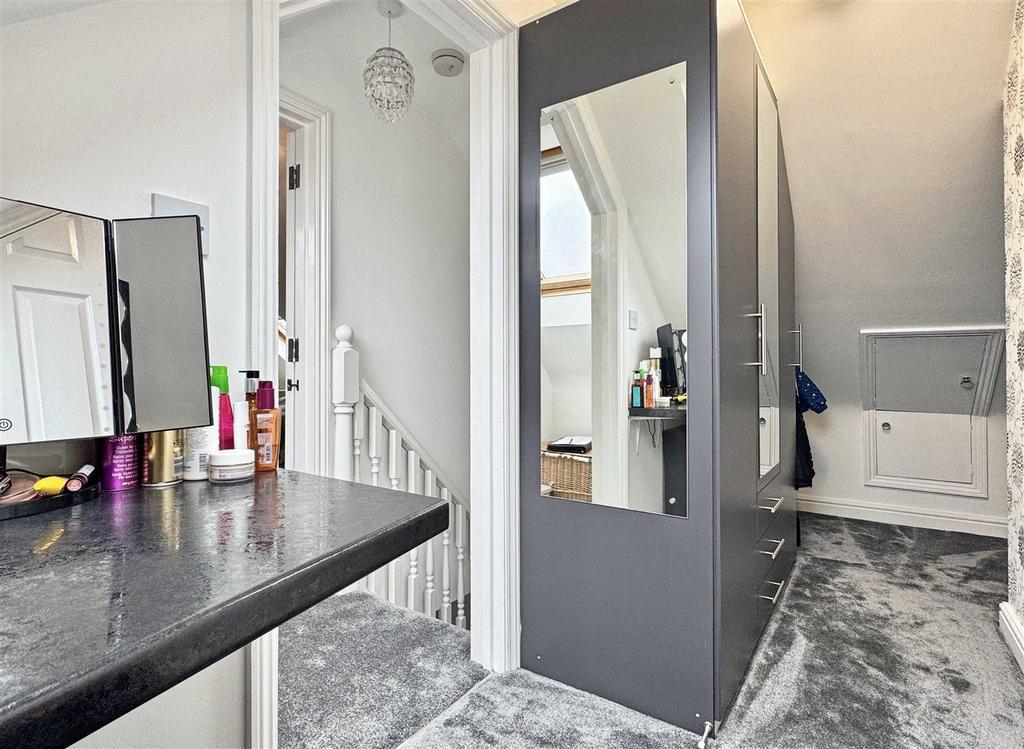 Dressing Area b.jpg