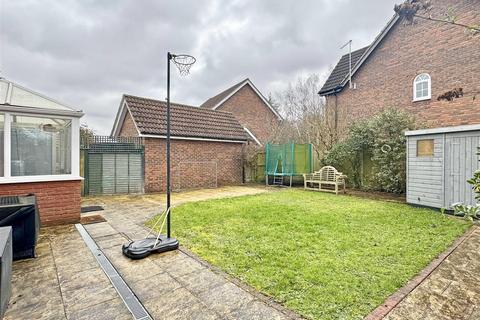 27 Framlingham Way, Great Notley, Braintree, CM77 7YY