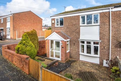 3 bedroom end of terrace house for sale, Shelley Close, Catshill, Bromsgrove, Worcestershire, B61