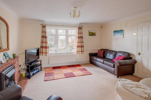 3 bedroom end of terrace house for sale, Shelley Close, Catshill, Bromsgrove, Worcestershire, B61