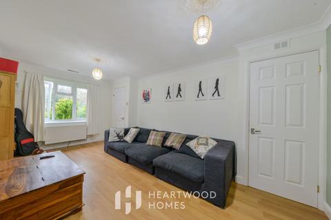 2 bedroom terraced bungalow for sale, Beverley Gardens, St Albans AL4 9BJ