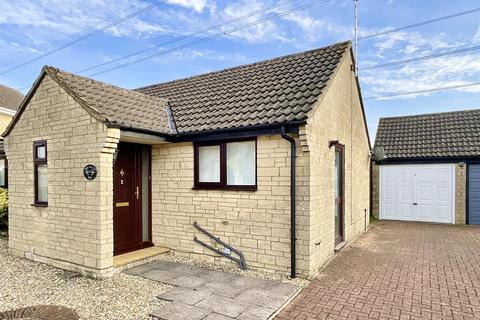 2 bedroom bungalow for sale, Pheasant Way, Cirencester