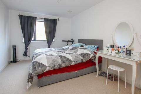 2 bedroom apartment for sale, Rollason Way, Brentwood