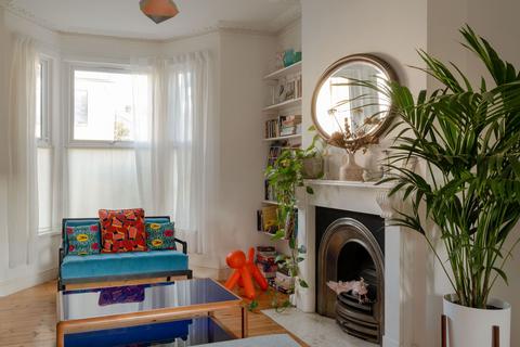 15 Lindley Road, London, E10 6QT