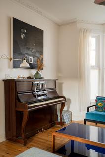 15 Lindley Road, London, E10 6QT