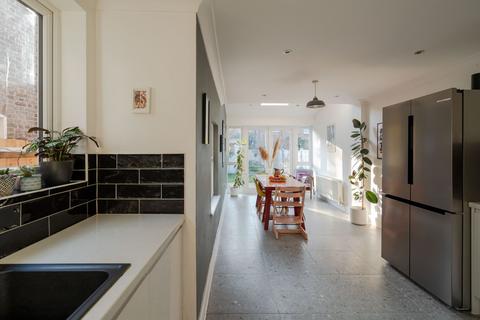 15 Lindley Road, London, E10 6QT
