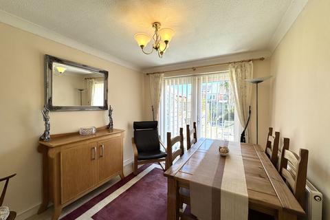 7 Cardigan Close, Tonteg, Pontypridd, CF38 1LB