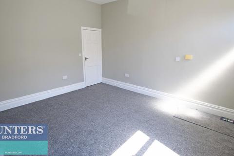 3 bedroom terraced house to rent, Shetcliffe Lane, Bradford, West Yorkshire, BD4