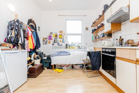 Studio to rent, Rowhill Road, London E5