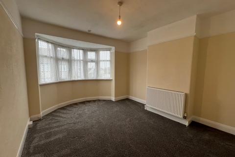 3 bedroom semi-detached house to rent, Coronation Road, Aldershot GU11