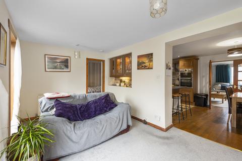 8 Bavelaw Crescent, Penicuik, EH26 9AT