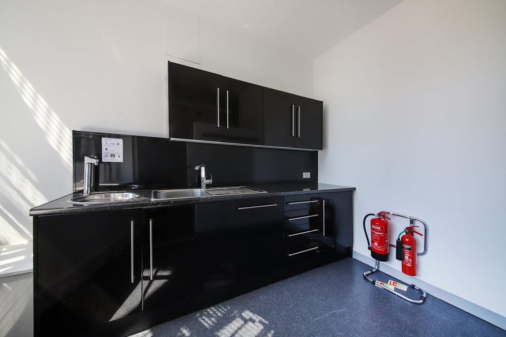 3rd floor Kendal House  4.jpg
