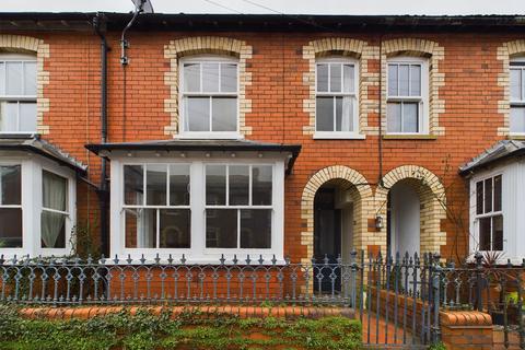 3 bedroom terraced house to rent, Richmond Road, Abergavenny, NP7