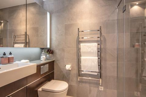 2 bedroom apartment to rent, Charles Clowes Walk, London, SW11