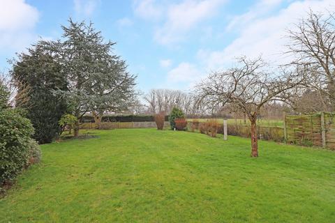 3 bedroom detached bungalow to rent, Orvis Lane, East Bergholt