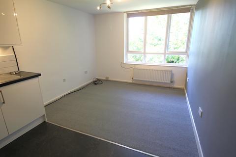 2 bedroom flat to rent, Moorfield, Harlow CM18