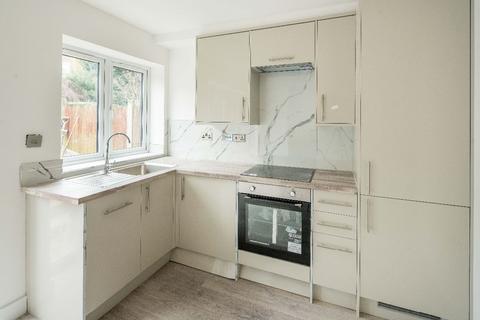 4 bedroom maisonette to rent, London NW5