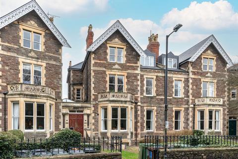 Flat 7, 6 Eaton Crescent, Clifton, Bristol, BS8 2EJ