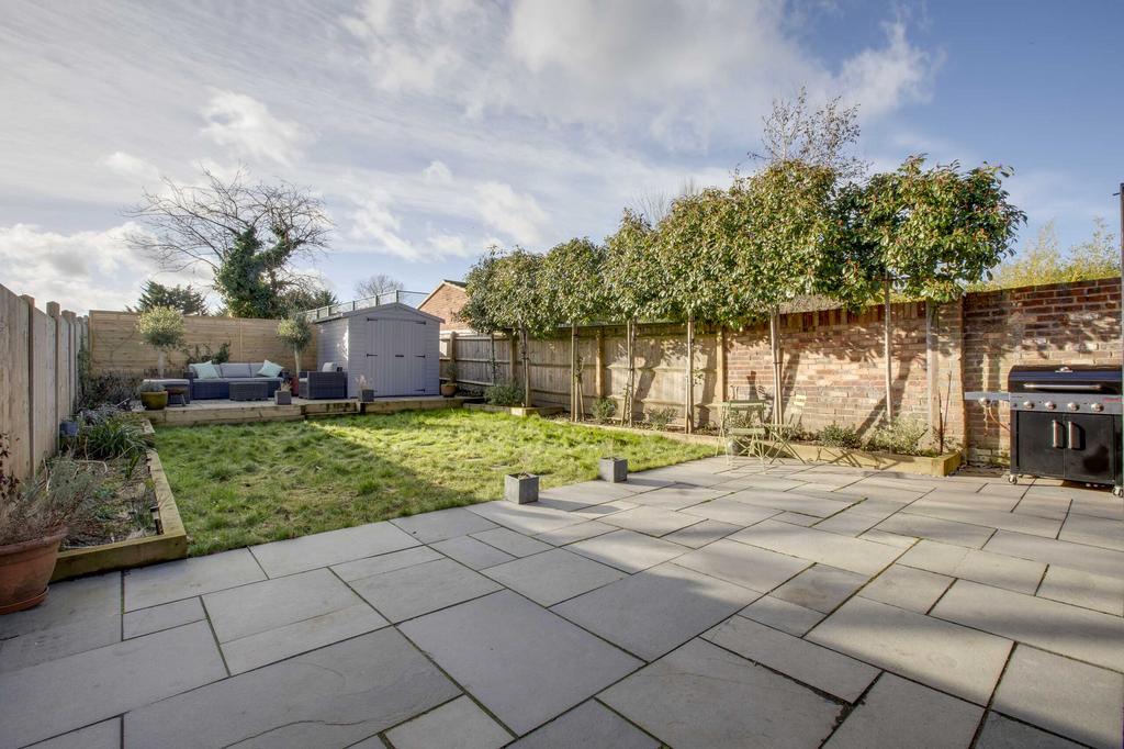21 Trinity Avenue, SL7 3 AL (LOW RES)-23