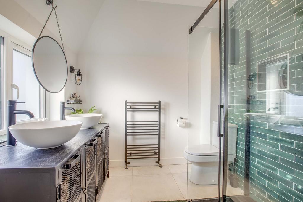 21 Trinity Avenue, SL7 3 AL (LOW RES)-11