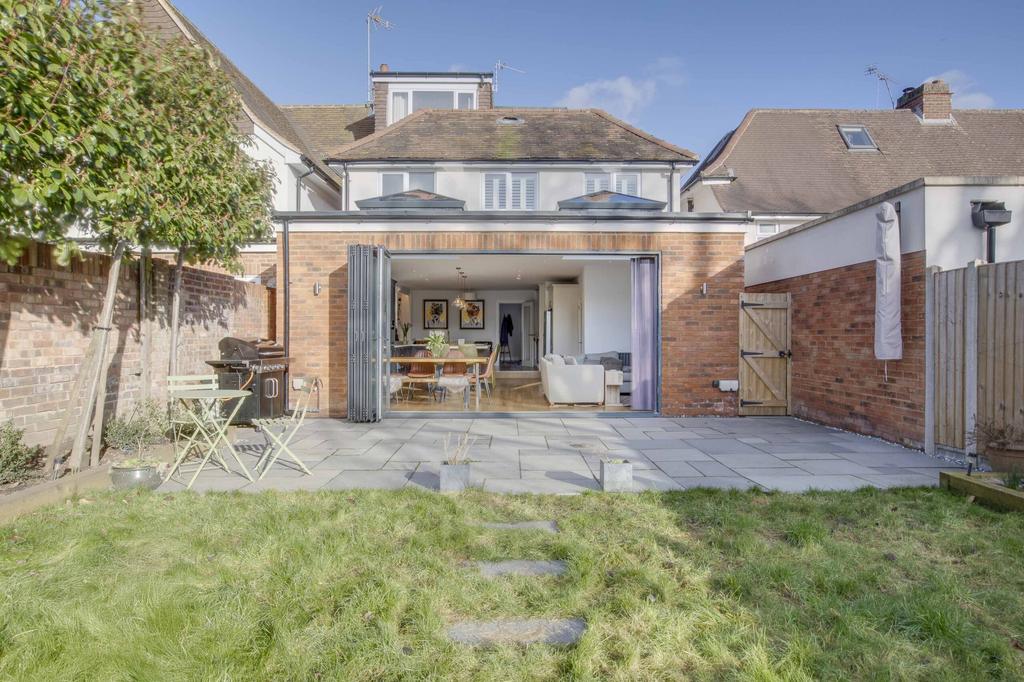 21 Trinity Avenue, SL7 3 AL (LOW RES)-25