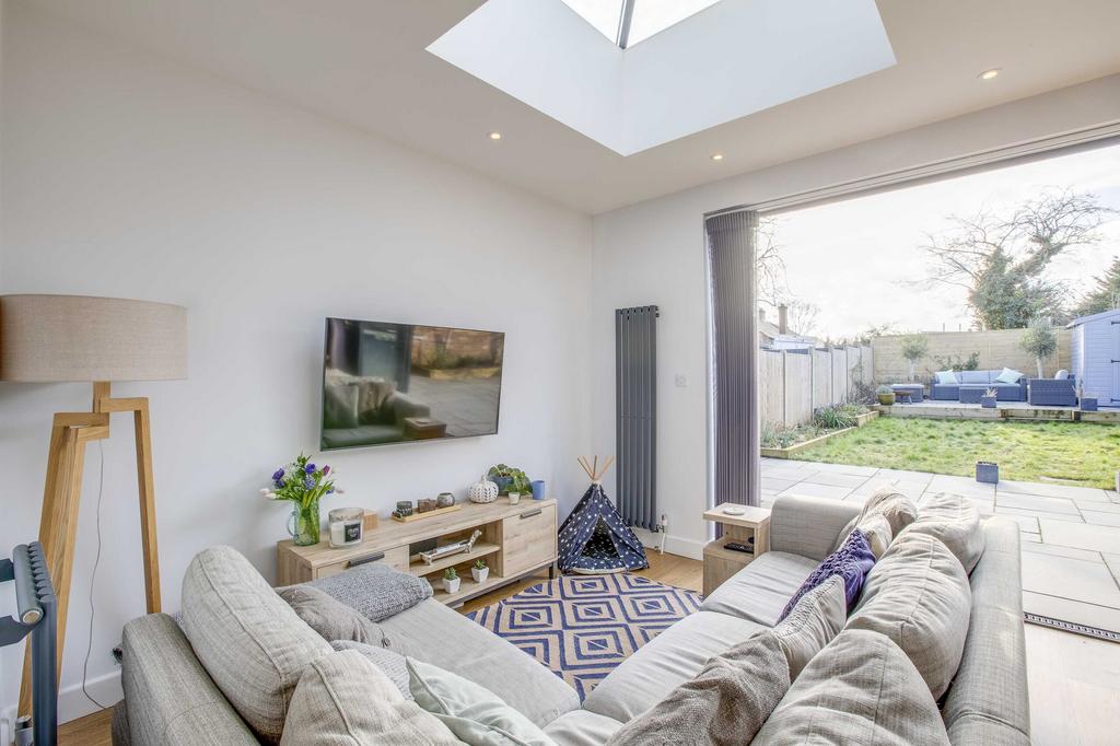 21 Trinity Avenue, SL7 3 AL (LOW RES)-20