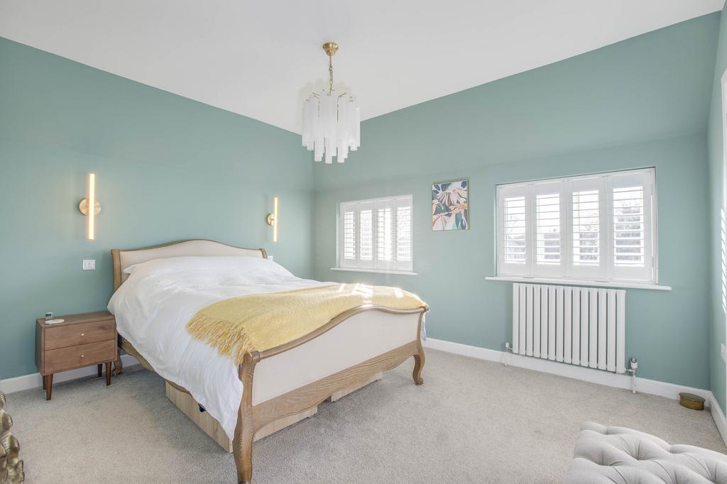 21 Trinity Avenue, SL7 3 AL (LOW RES)-8