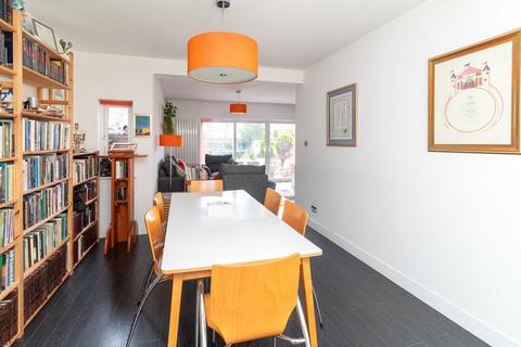 170 Broadfields Avenue, Edgware, HA8 8TF