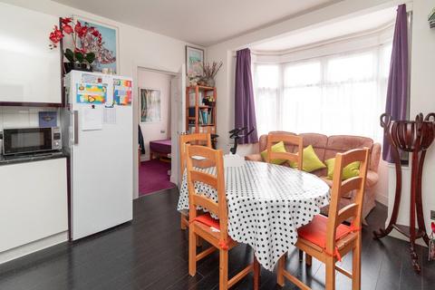 170 Broadfields Avenue, Edgware, HA8 8TF