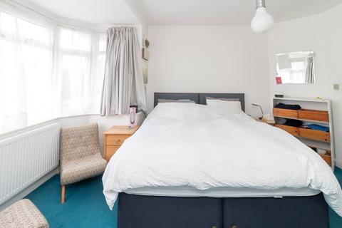 170 Broadfields Avenue, Edgware, HA8 8TF