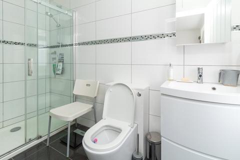170 Broadfields Avenue, Edgware, HA8 8TF