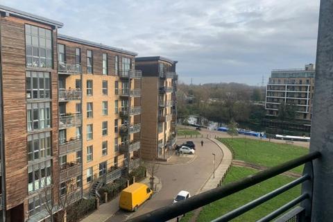 2 bedroom flat to rent, Hackney, London E5