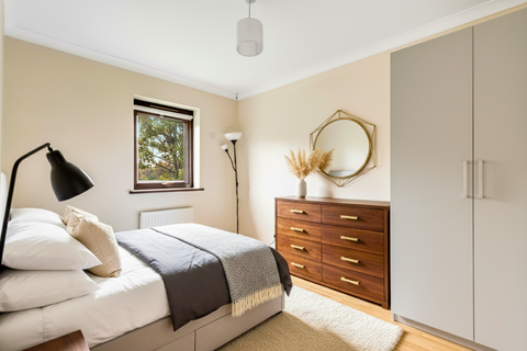 3 bedroom semi-detached house for sale, Harlequin Cl, Isleworth TW7