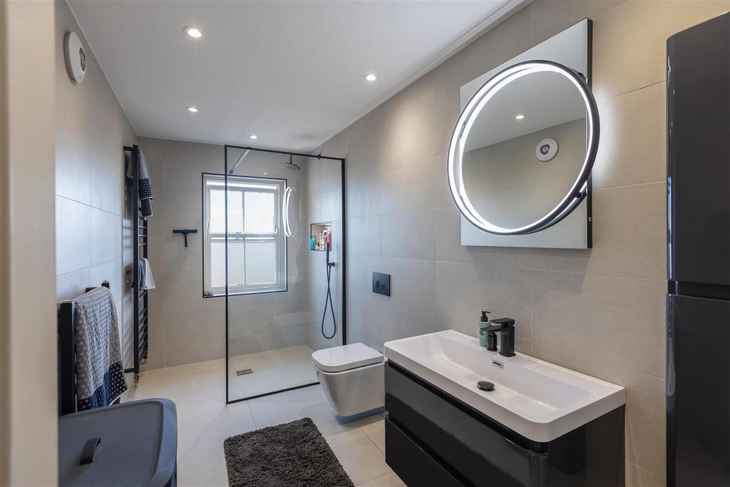 The Mount 20 Shower Room-2.jpg