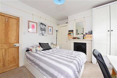 2 bedroom terraced house for sale, Trafalgar Road, Wimbledon, SW19