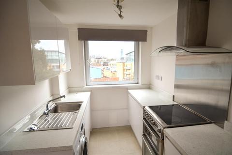 3 bedroom apartment to rent, Brentford Dock