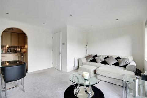 2 bedroom flat to rent, Waverley Road, Enfield EN2