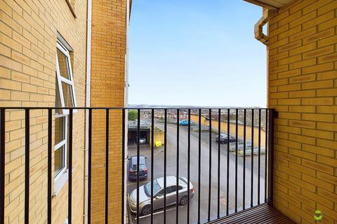 2 bedroom flat for sale, Ruskin Road, Belvedere, Kent, DA17