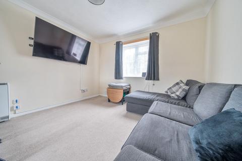 2 bedroom flat for sale, East Street, Selsey, PO20