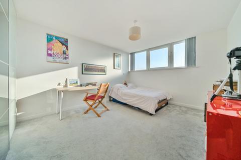Flat 30, Tricorn House Miles Drive, London, SE28 0ND