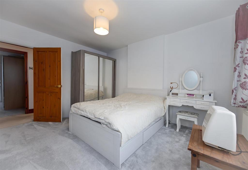 Bedroom 4 .1 SAPL6270-Enhanced-NR.jpg