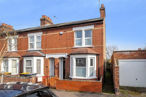 2 bedroom end of terrace house for sale, George Street, Bedford