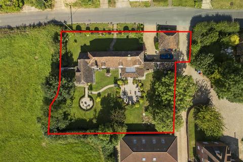 4 bedroom detached house for sale, Cobwebs, Kake Street, Waltham
