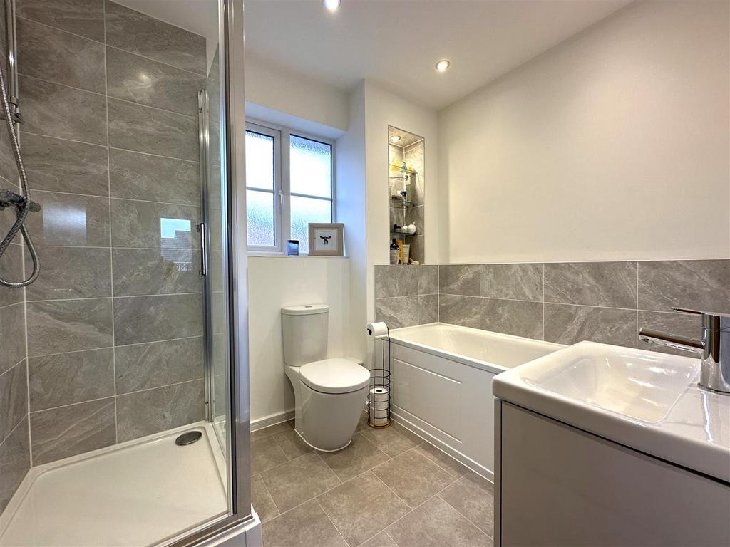 Four-Piece Bathroom 218