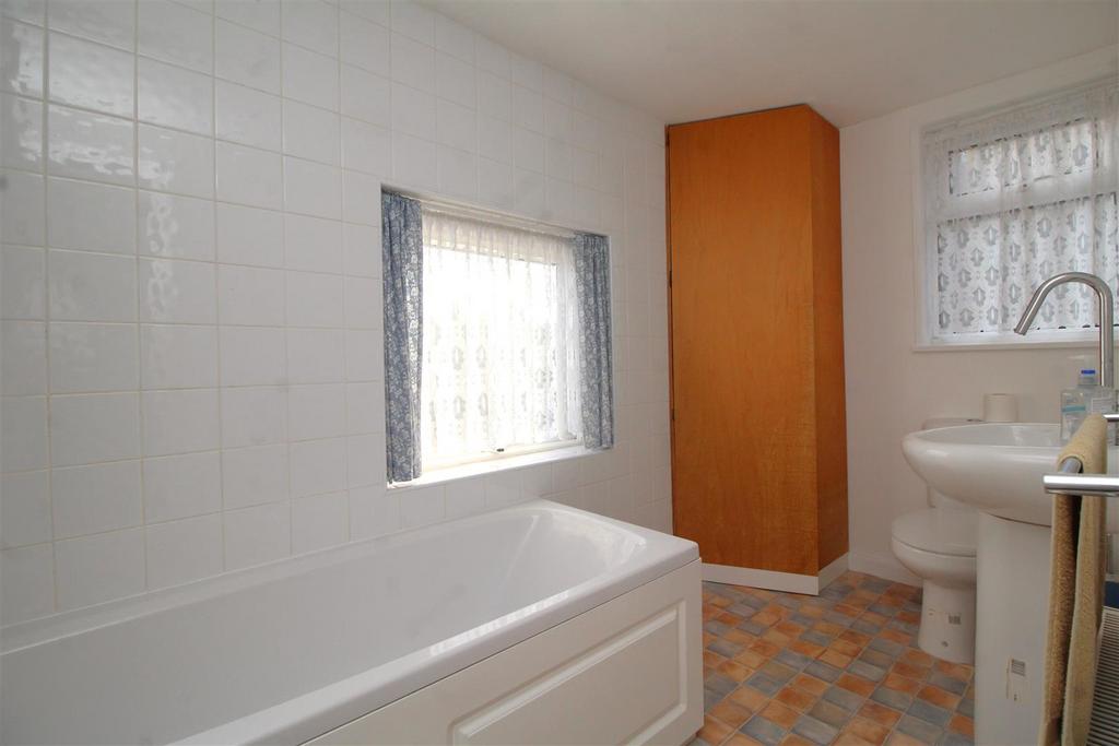 Bathroom.JPG